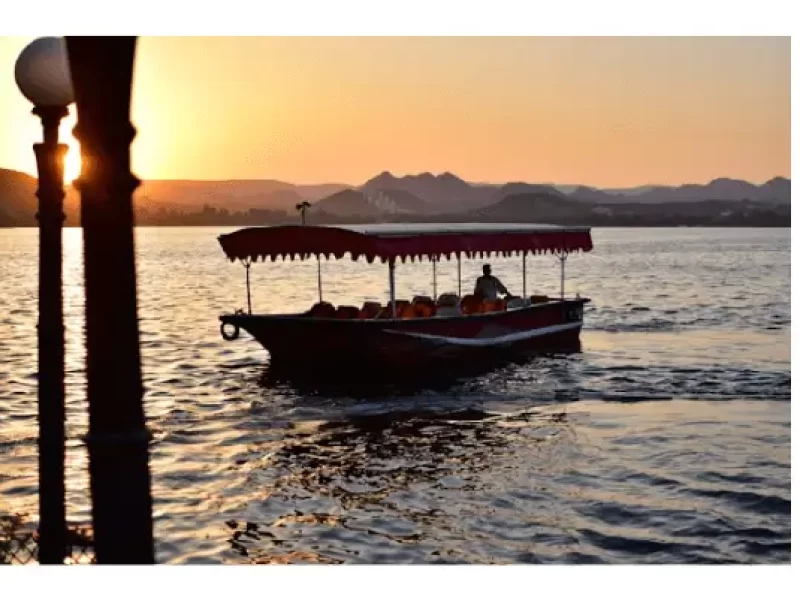 boat udaipur